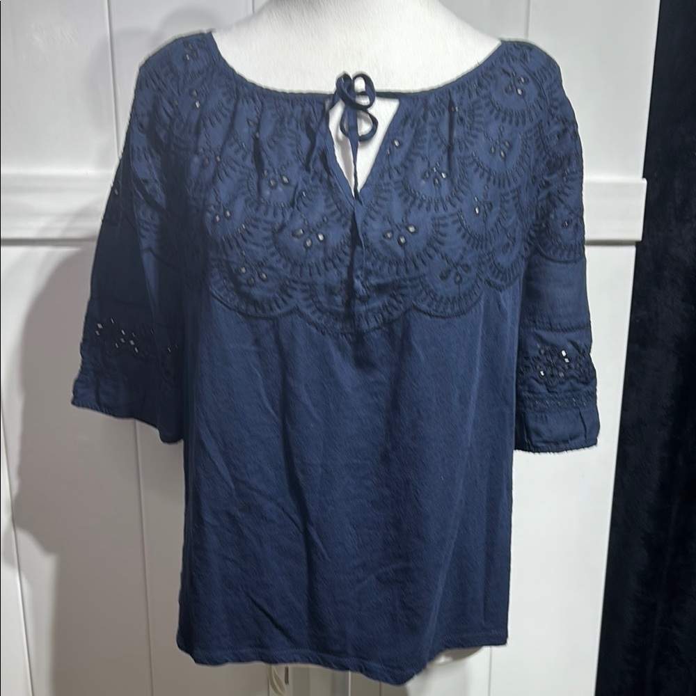 Lucky Brand navy embroidered V neck shirt